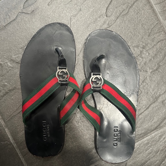 Authentic Gucci size 8 men’s flip flops - Picture 3 of 6
